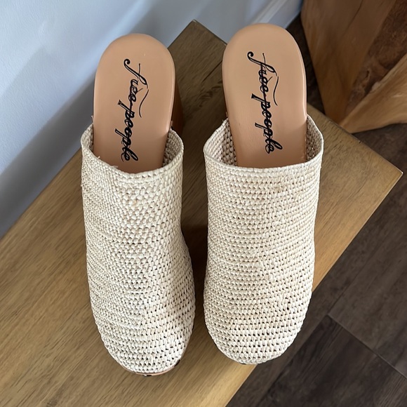 NWOT Free People Claudia Crochet Clogs - Picture 4 of 7